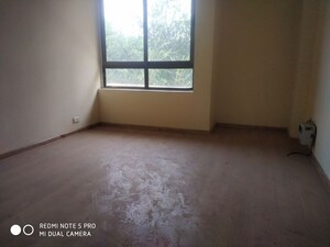 Room in 3 BHK Apartment at Unitech Fresco, Sector 50 – for Sale