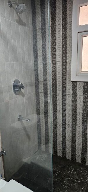 Bathroom in 3.5 BHK Apartment at Prestige Woodland Park, Cooke Town – for Rent