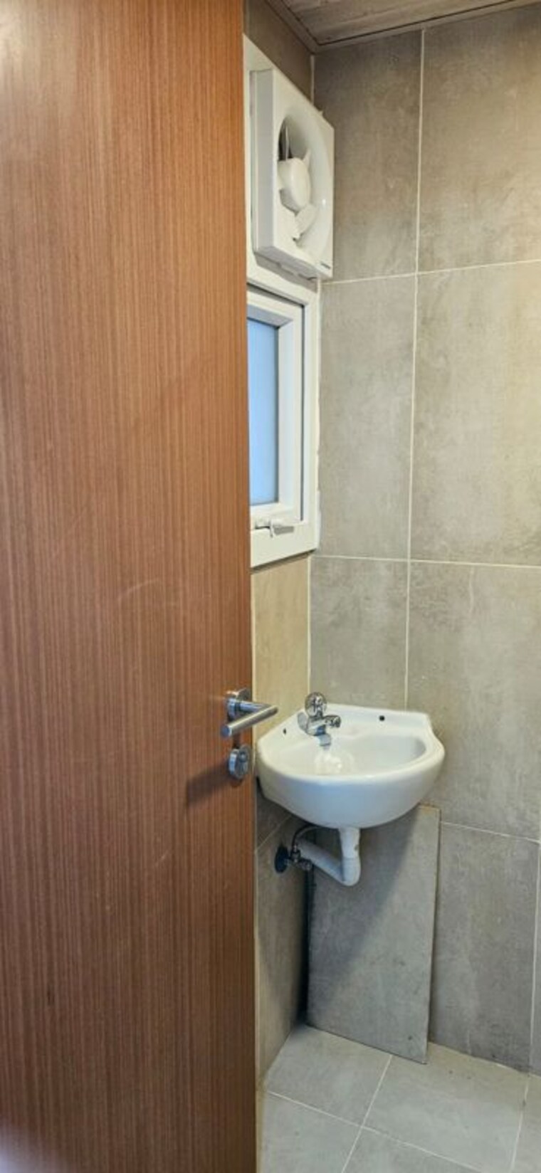 Bathroom, prestige-woodland-park 3.5 Bedroom 2045 Sq.Ft. Apartment In Cooke Town Bangalore 10721741