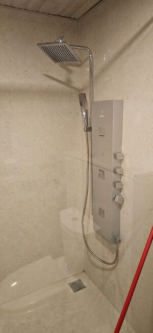 Bathroom in 3.5 BHK Apartment at Prestige Woodland Park, Cooke Town – for Rent