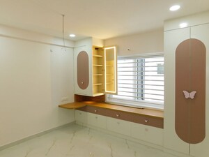 Room in 3 BHK Apartment at Madhu Park Ville, Tellapur – for Rent