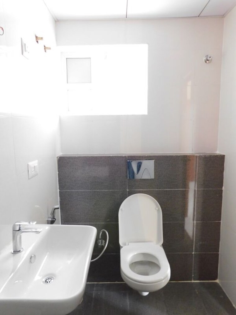 Bathroom, madhu-park-ville 3 Bedroom 1969 Sq.Ft. Apartment In Tellapur Hyderabad 10721763