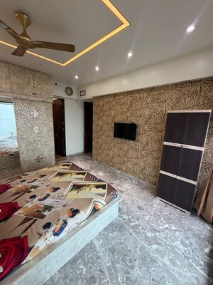 Room in 2 BHK Apartment at Kanakia Miami, Mahim – for Sale