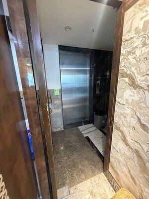 Lift in 2 BHK Apartment at Kanakia Miami, Mahim – for Sale