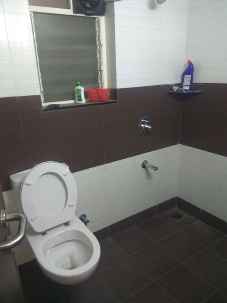 Bathroom, paranjape-schemes-yuthika 3 Bedroom 1594 Sq.Ft. Apartment In Baner Pune 10721870