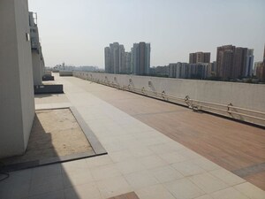 Swimming Pool in 3 BHK Apartment at Smart World Orchard, Sector 61 – for Rent