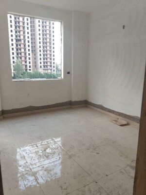 Room in 2 BHK Apartment at Grand Omaxe, Gomti Nagar – for Sale