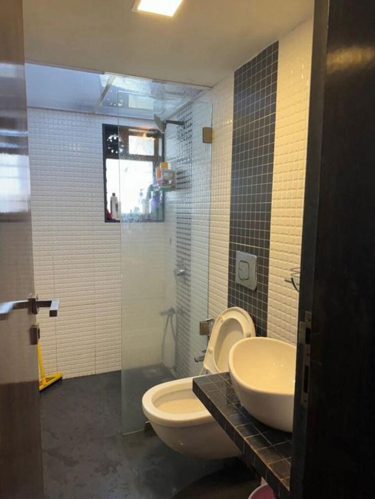 Bathroom, versova-heights 3 Bedroom 1200 Sq.Ft. Apartment In Versova Mumbai 10721917