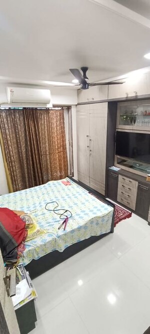 Room in 3 BHK Apartment at Progressives Signature CHS, Ghansoli – for Rent