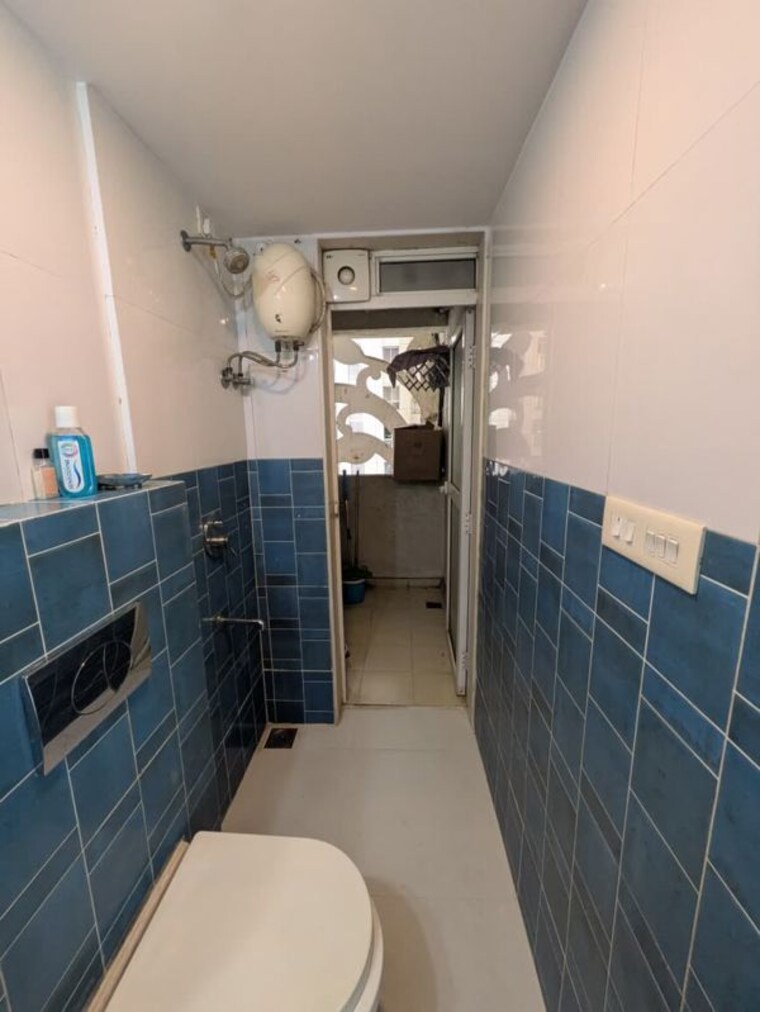 Bathroom, lodha-amara-tower-23 1.5 Bedroom 585 Sq.Ft. Apartment In Kolshet Road Thane 10721949