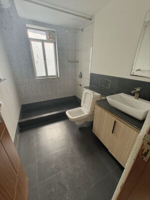Bathroom in 3.5 BHK Apartment at Parsvnath Exotica, Sector 53 – for Rent