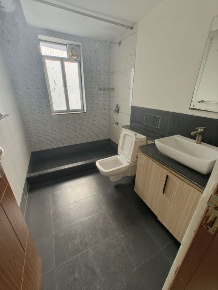 Bathroom, parsvnath-exotica 3.5 Bedroom 2700 Sq.Ft. Apartment In Sector 53 Gurgaon 10721968