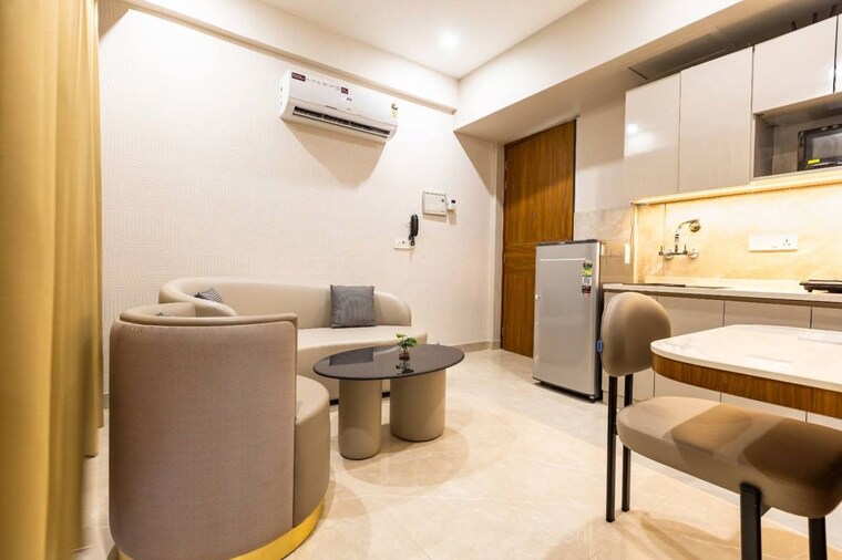Living Room, south delhi 1 Bedroom 500 Sq.Ft. Apartment In South Delhi Delhi 10721988