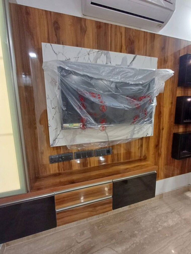 Bedroom, kalkaji 2 Bedroom 100 Sq.Yd. Builder Floor In Kalkaji Delhi 10721990