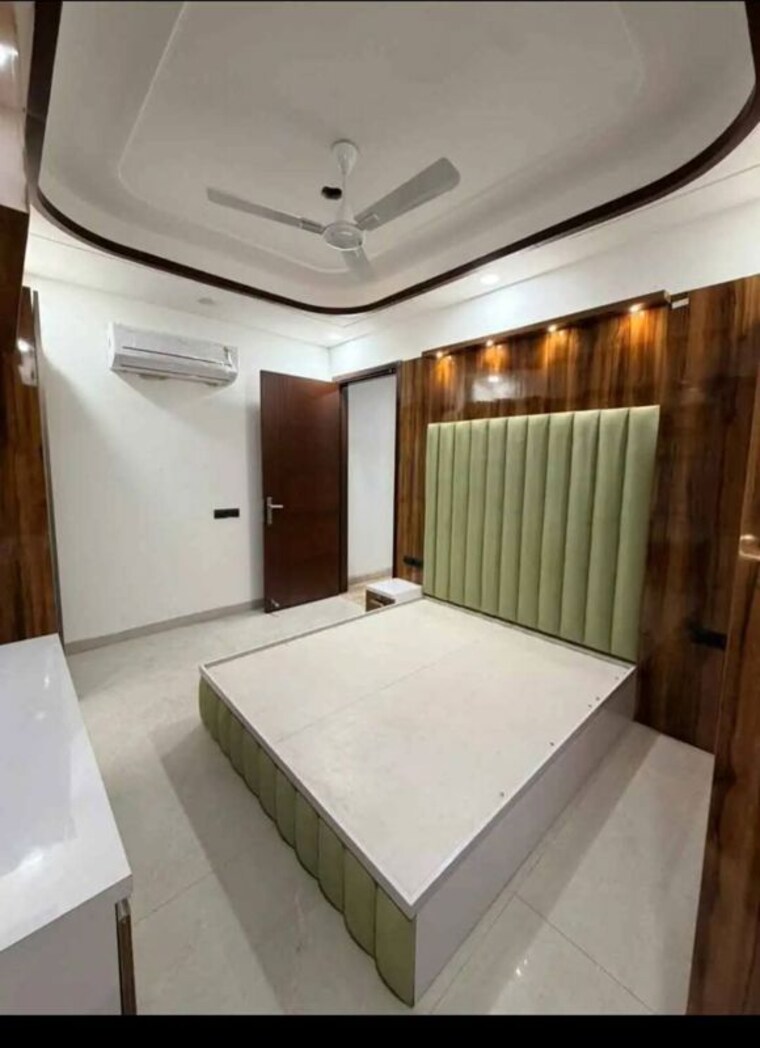 Room, kalkaji 2 Bedroom 100 Sq.Yd. Builder Floor In Kalkaji Delhi 10721990