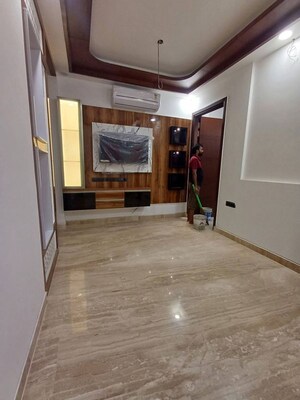 Room in 2 BHK Builder Floor at Kalkaji – for Rent