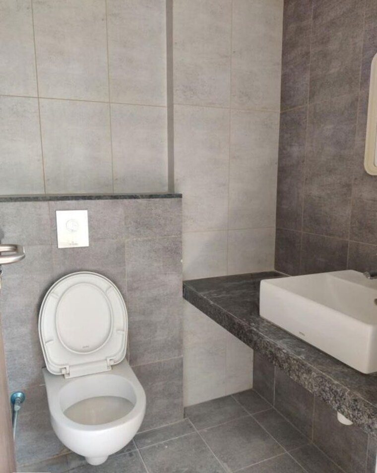 Bathroom, park-express 2 Bedroom 1000 Sq.Ft. Apartment In Baner Pune 10721994