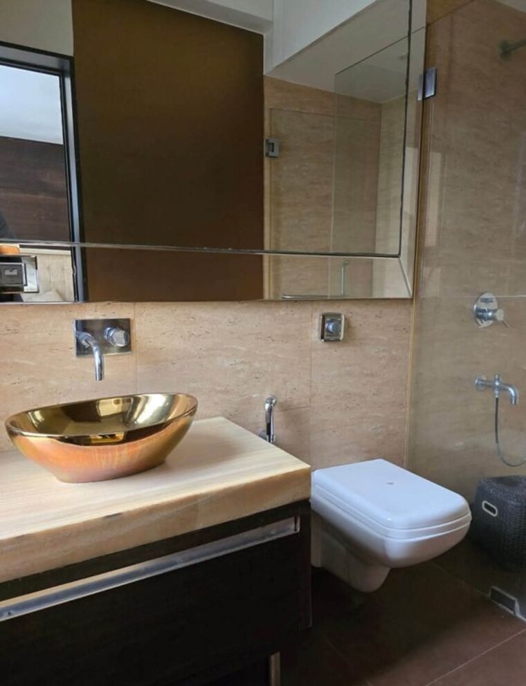 Bathroom, beach-queen 3 Bedroom 1150 Sq.Ft. Apartment In Juhu Mumbai 10722004