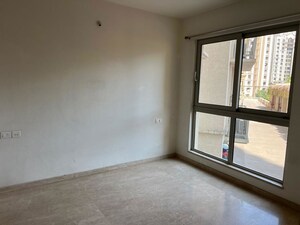 Room in 2 BHK Apartment at Hiranandani Atlantis, Powai – for Rent