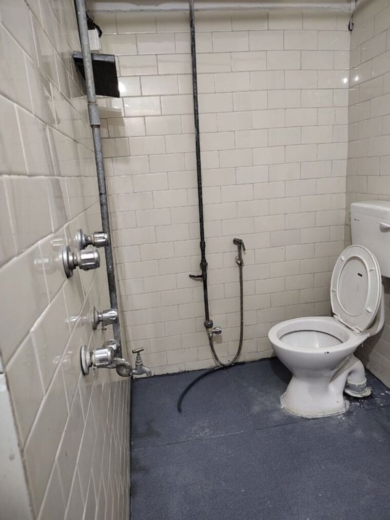Bathroom, bhusari colony 3 Bedroom 1322 Sq.Ft. Apartment In Bhusari Colony Pune 10722033