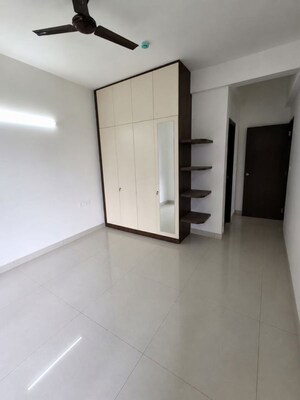 Room in 3.5 BHK Apartment at Purva Atmosphere, Thanisandra Main Road – for Rent