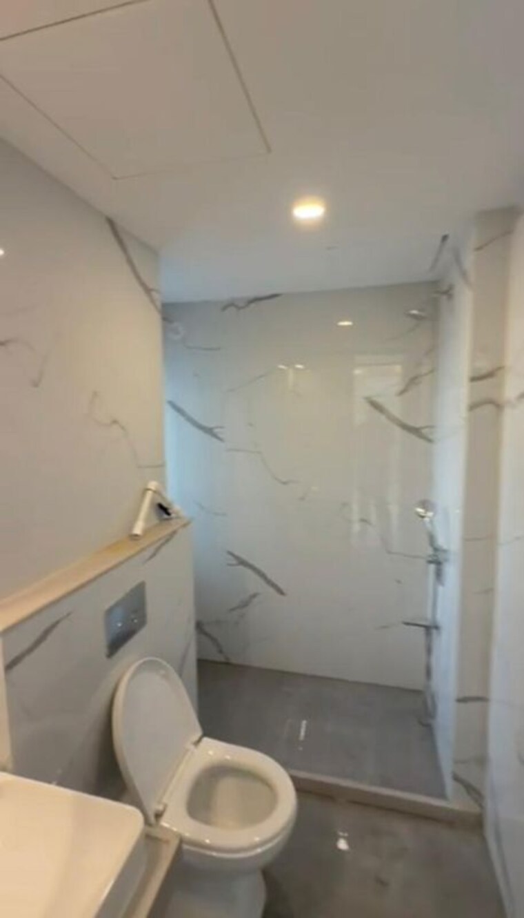 Bathroom, hubtown-the-premiere 2 Bedroom 800 Sq.Ft. Apartment In Andheri West Mumbai 10721874