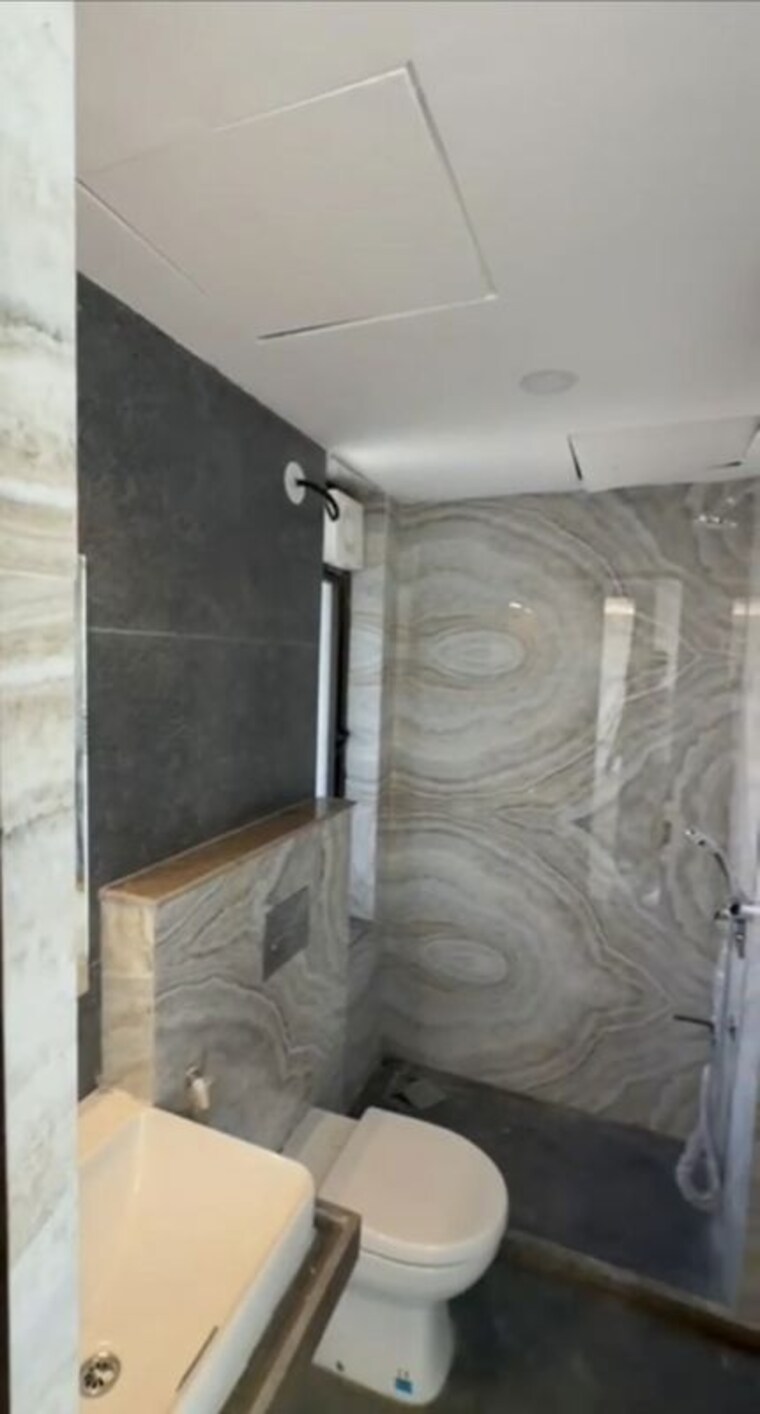Bathroom, hubtown-the-premiere 2 Bedroom 800 Sq.Ft. Apartment In Andheri West Mumbai 10721874