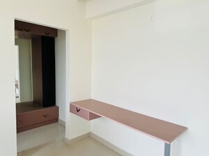 Room in 3 BHK Apartment at Phoenix Golf Edge, Gachibowli – for Rent