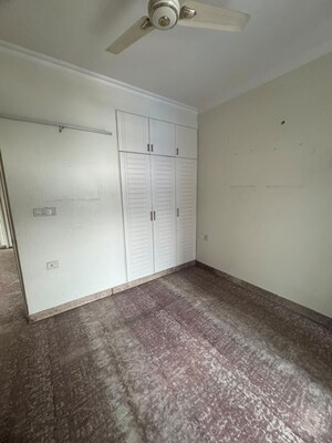 Room in 2 BHK Builder Floor at Indrapuram – for Rent