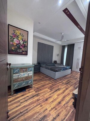 Bedroom in 2 BHK Apartment at South Delhi – for Rent