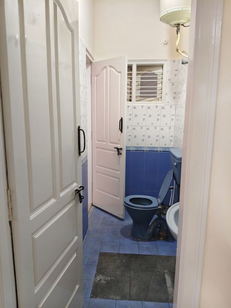 Bathroom, btm layout 2 Bedroom 1200 Sq.Ft. Builder Floor In Btm Layout Bangalore 10722100