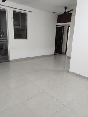 Room in 2 BHK Apartment at Unitech Uniworld Gardens 2, Sector 47 – for Rent