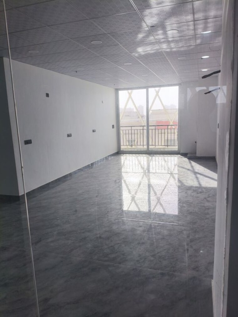 Team Area, omaxe-world-street Commercial Office Space 650 Sq.Ft. In Sector 79 Faridabad 10722006