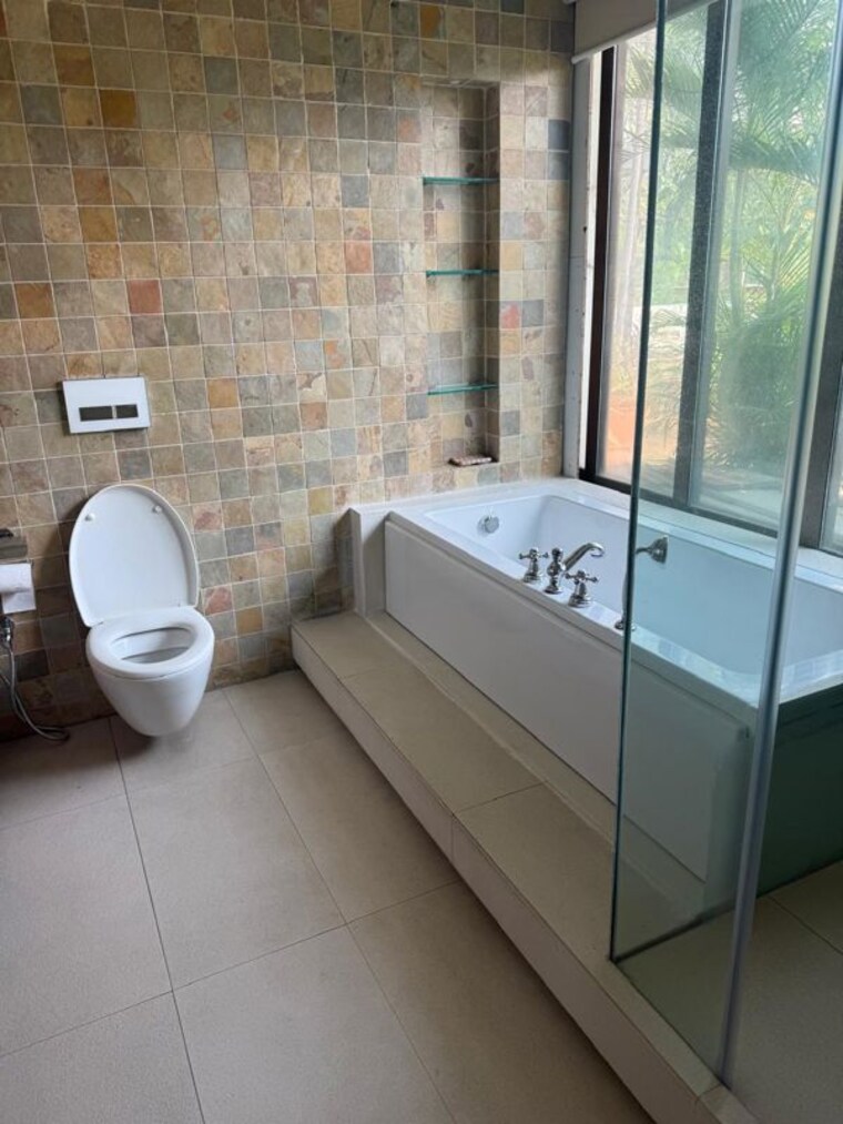Bathroom, mahim west 4 Bedroom 2100 Sq.Ft. Penthouse In Mahim West Mumbai 10722133