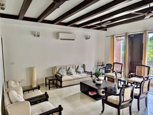 Living Room in 2 BHK Builder Floor at Sector 57 – for Rent