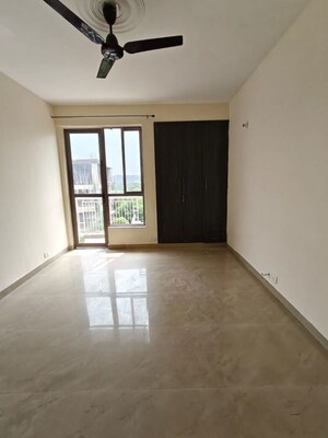 Room in 2 BHK Apartment at Unitech Uniworld Gardens 2, Sector 47 – for Rent
