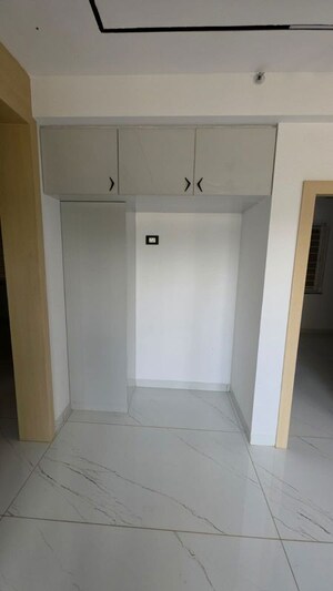 Room in 2 BHK Apartment at Kalpataru Residency, Sanath Nagar – for Sale