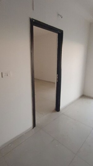 Room in 3 BHK Apartment at Phoenix Golf Edge, Gachibowli – for Rent