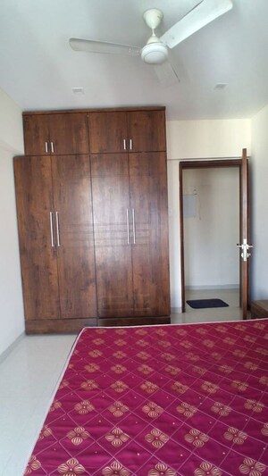 Room in 2 BHK Apartment at Rizvi Oak, Malad East – for Rent