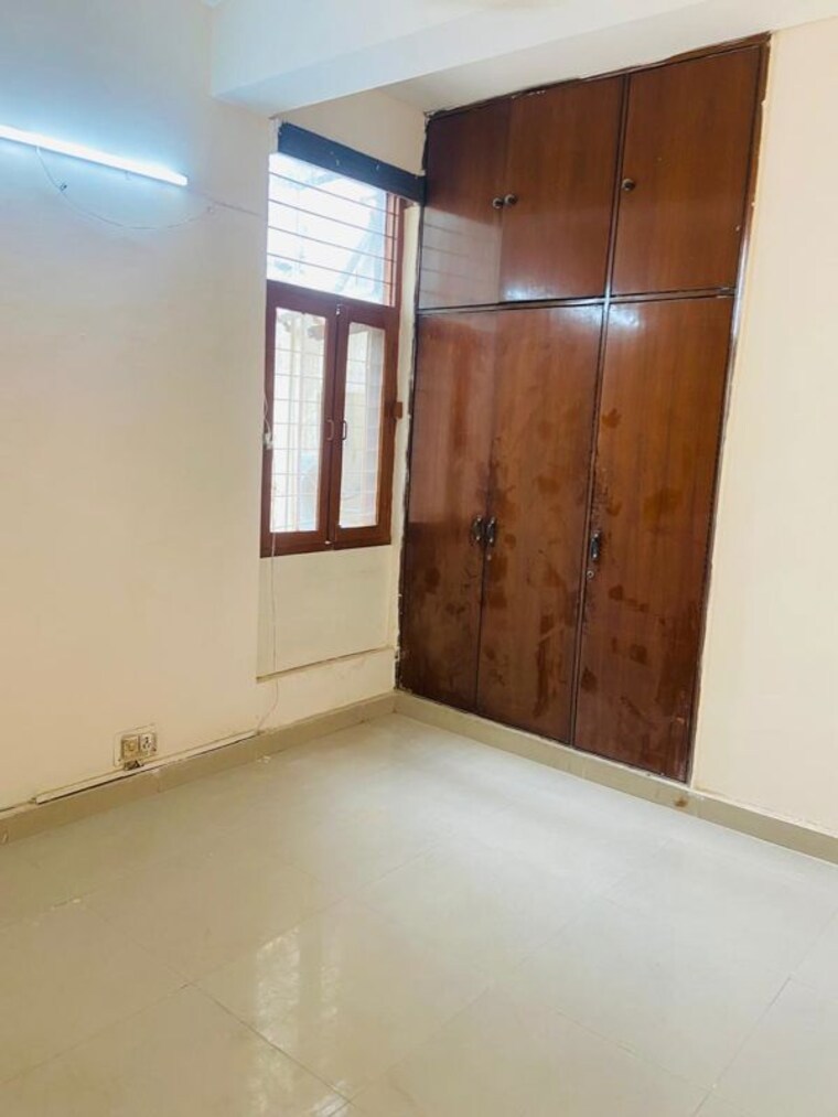 Room, arun-vihar-sector-37 3 Bedroom 1200 Sq.Ft. Apartment In Sector 37 Noida 10722193