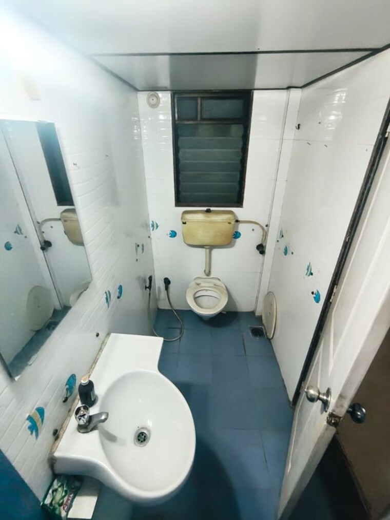Bathroom, puranik-villa 3.5 Bedroom 1200 Sq.Ft. Villa In Ashok Nagar Thane 10722221