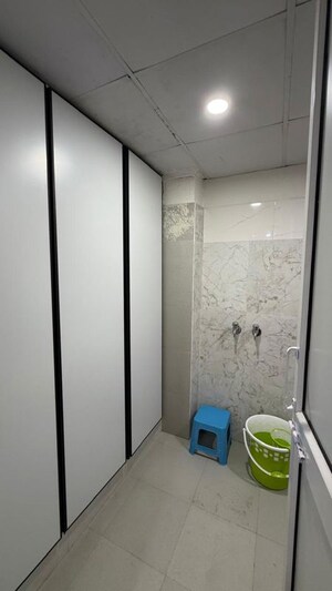 Building Lobby in 1 RK Builder Floor at Sector 42 – for Rent