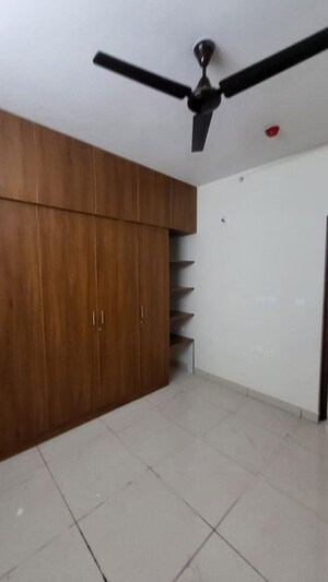 Room in 2 BHK Apartment at Prestige Finsbury Park Hyde, Bagaluru – for Rent