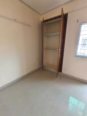 Room in 1 BHK Apartment at Amolik Heights, Sector 88 – for Rent