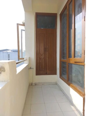 Balcony in 1 RK Builder Floor at Sector 57 – for Rent