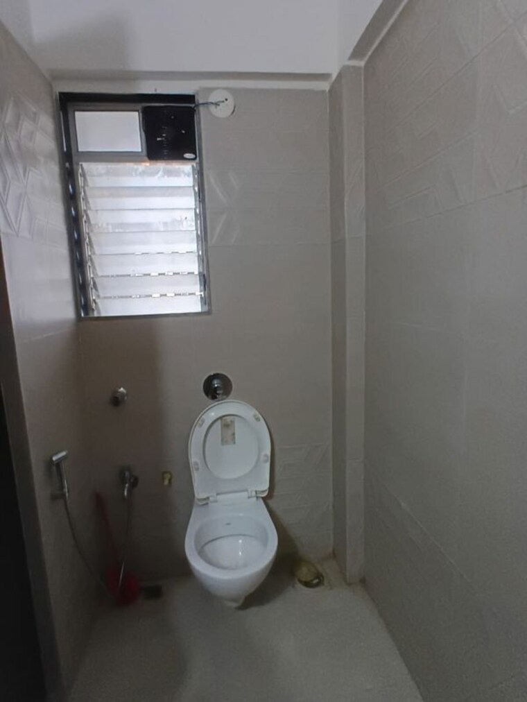 Bathroom, dgs-sheetal-ekta 2 Bedroom 615 Sq.Ft. Apartment In Malad East Mumbai 10722273