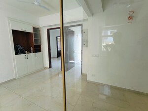 Room in 3 BHK Apartment at Smart World Orchard, Sector 61 – for Rent