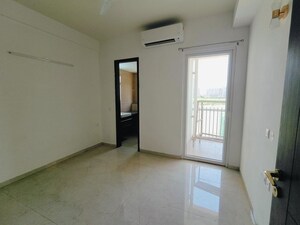 Room in 3 BHK Apartment at Smart World Orchard, Sector 61 – for Rent