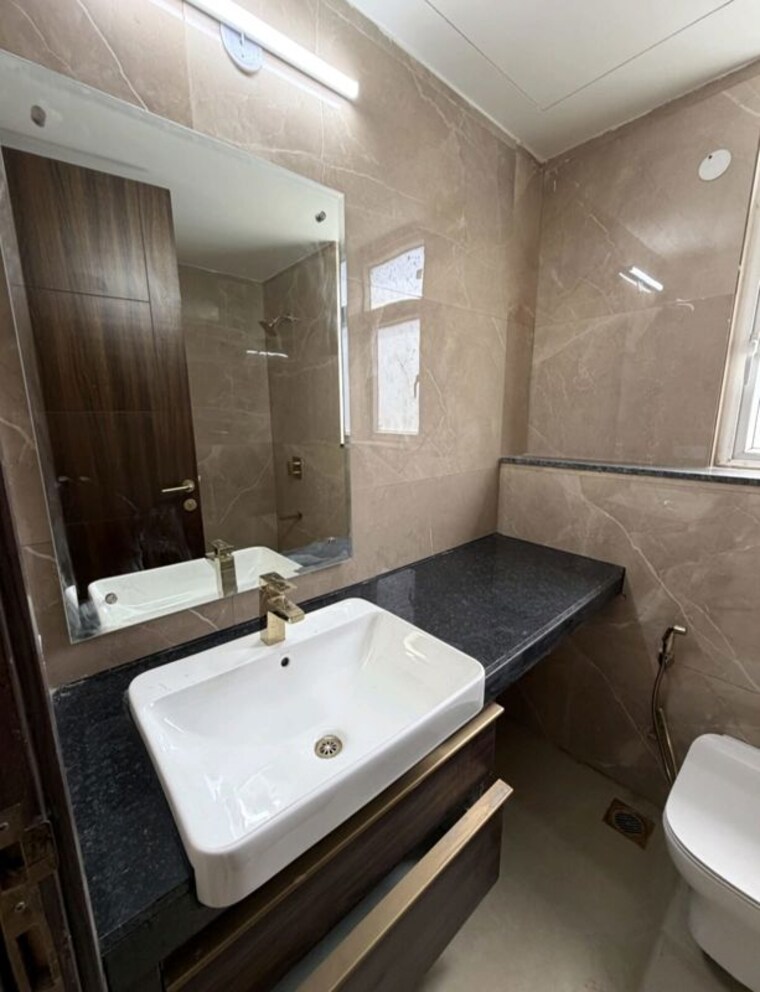 Bathroom, smart-world-orchard 3 Bedroom 1680 Sq.Ft. Apartment In Sector 61 Gurgaon 10722300