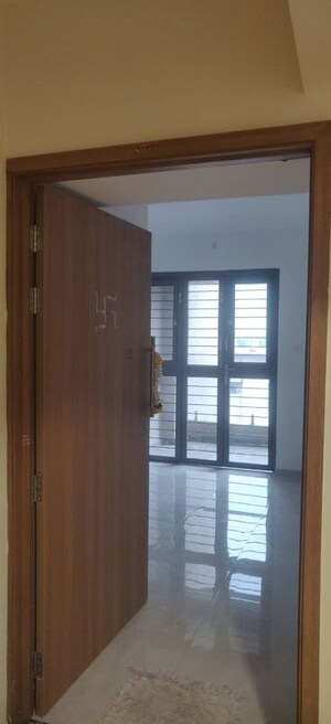 Room in 2 BHK Apartment at Excellaa Tremont, Keshav Nagar – for Rent